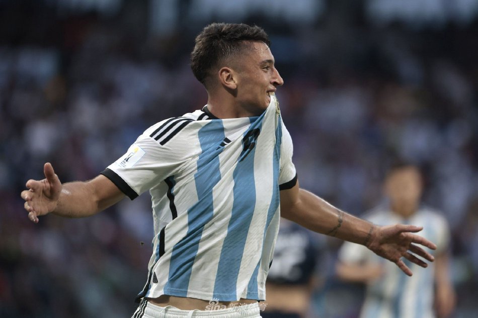 王钰栋在一 王钰栋在一